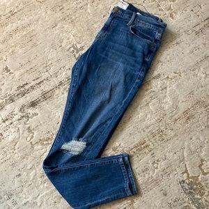 FRAME Girlfriend Cut Le Garçon Distressed Jeans Size 28